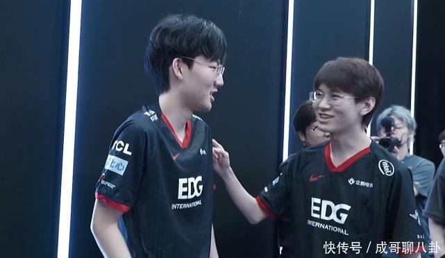 队注入新鲜 队注入新鲜